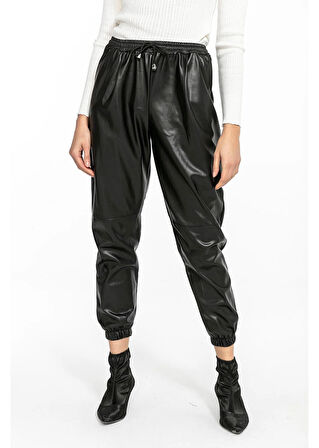 Pileli Lastikli Deri Pantolon