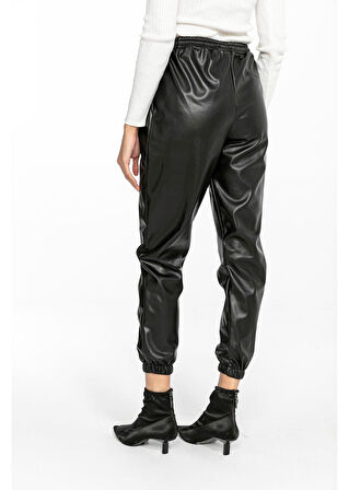 Pileli Lastikli Deri Pantolon