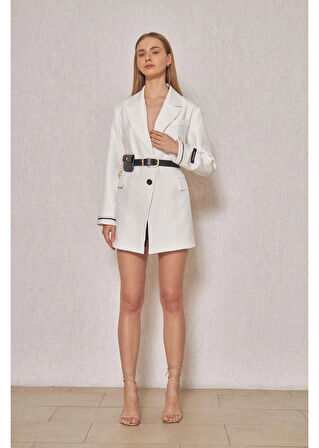 Kol Ağzı Garnili Kemerli Atlas Ceket