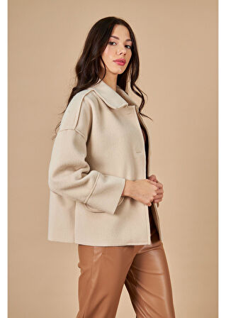 Cep Kapaklı Düğmeli Kaşe Kısa Kaban