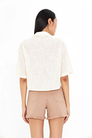 Çiçek Nakışlı Kısa Kol Keten Görünümlü Gömlek 