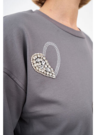 Kalpli Taş Baskılı Sweatshirt