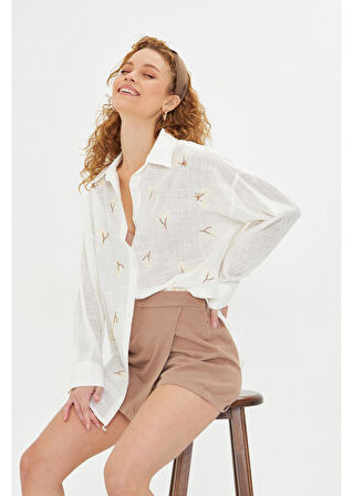 Papatya Nakışlı Keten Görünümlü Gömlek 