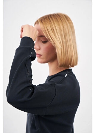 Bisiklet Yaka Kolu Pullu Modal Bluz