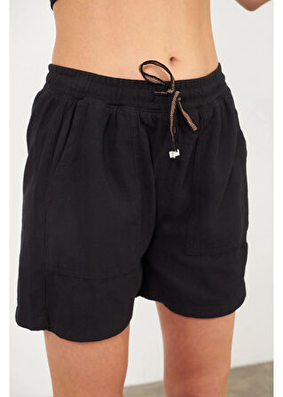 Basic Beli Lastikli Cep Detaylı Şort