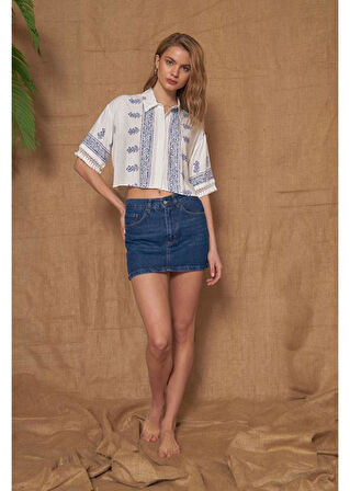 Antik Desenli Kolları Püsküllü Gömlek 