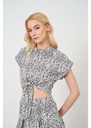 Önden Bağlamalı Çıtır Desen Kısa Gömlek 