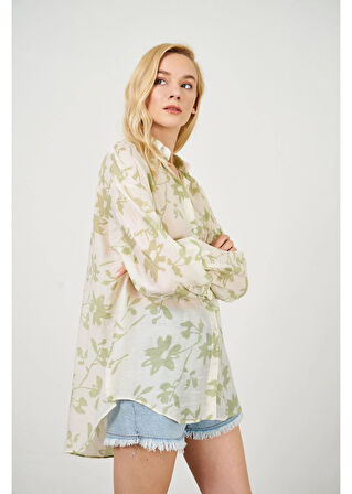 V Yaka Yaprak Desen Gömlek 