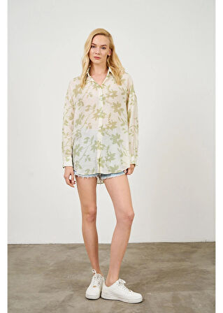 V Yaka Yaprak Desen Gömlek 