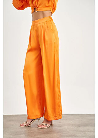 Pile Detaylı Saten Pantolon 