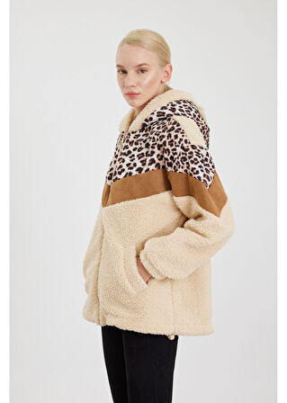 Leopar Garnili Kapüşonlu Peluş Mont