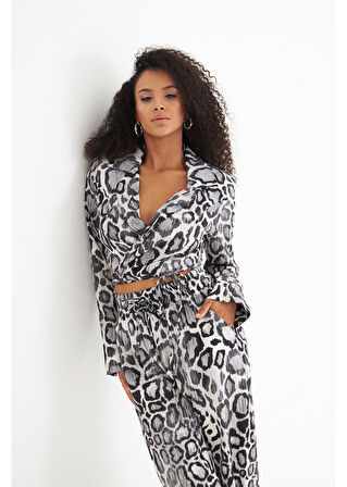 Önü Bağlamalı Desenli Viskon Gömlek 