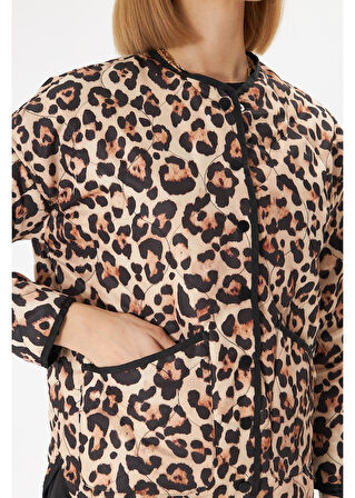 Leopar Desenli Kapitone Ceket 