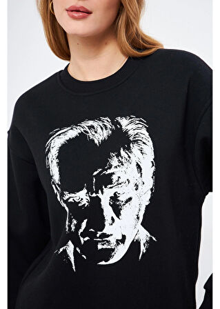 Cumhuriyet Koleksiyonu Atatürk Baskılı Sırtı İmzalı Sweatshirt 