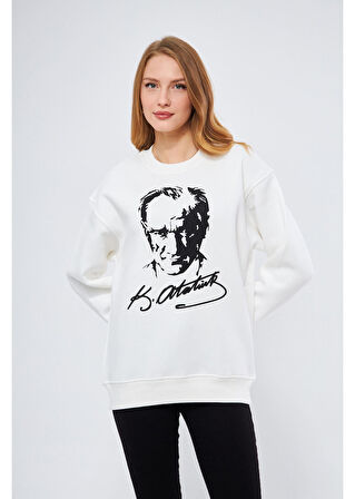 Cumhuriyet Koleksiyonu Atatürk Baskılı İmzalı Sweatshirt 