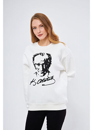 Cumhuriyet Koleksiyonu Atatürk Baskılı İmzalı Sweatshirt 