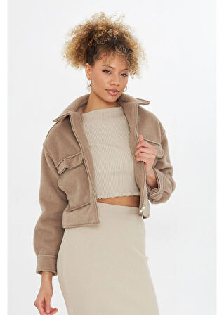 Önü Cepli Kısa Kaşe Mont 