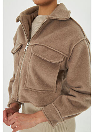 Önü Cepli Kısa Kaşe Mont 