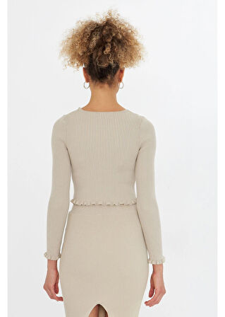 Uzun Kollu Aksesuarlı Örgü Kazak 