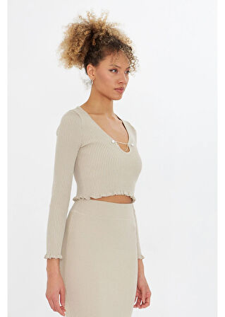 Uzun Kollu Aksesuarlı Örgü Kazak 