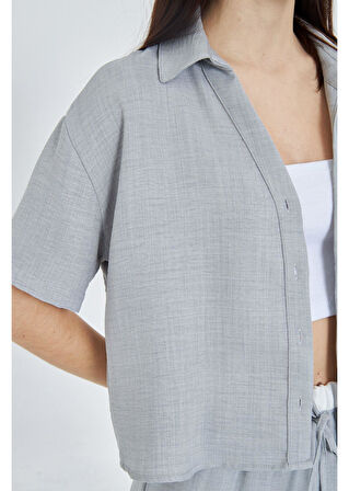 Önü Cepli Kısa Keten Görünümlü Gömlek 