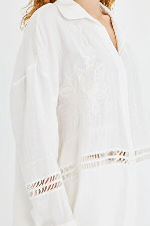 Çiçek Nakışlı Müslin Gömlek 