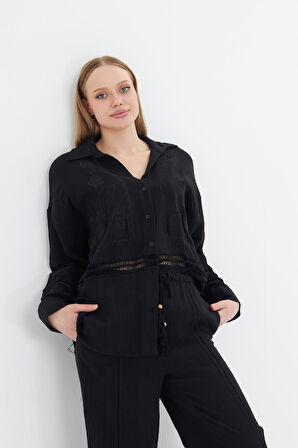 Çiçek Nakışlı Müslin Gömlek 