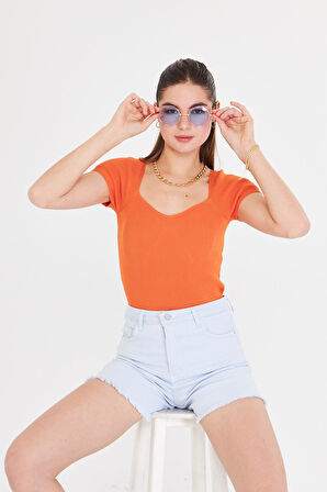 Geniş Yaka Kısa Kol Triko 