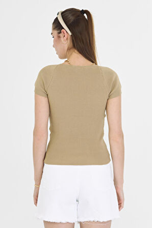 Geniş Yaka Kısa Kol Triko 