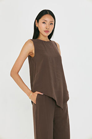 Asimetrik Kesim Sıfır Kol Bluz 