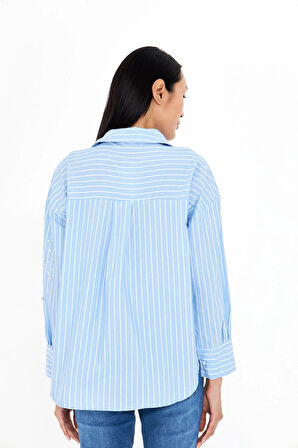 Kolu ve Önü Taşlı Çizgili Poplin Gömlek