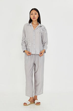 Çiçek Nakışlı Çizgili Gömlek