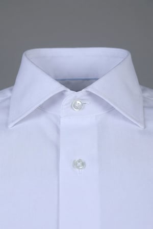 Bisse Beyaz Regular Fit Pamuk Cepsiz Klasik Yaka Uzun Gömlek GMKLS250063_01