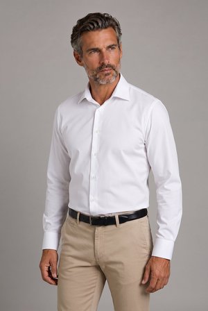 Bisse BeYaz Grubu Regular Fit Pamuk Cepsiz Klasik Uzun Yaka oiron Gömlek GMKLS252200_D01