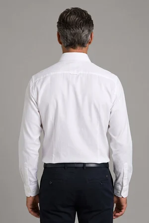 Bisse BeYaz Grubu Regular Fit Pamuk Cepsiz Klasik Uzun Yaka Gömlek GMKLS252204_D01