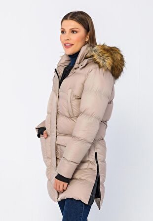 Kadın Regular Fit Astarlı Çok Cepli Kapuşonu Çıkan Rahat Mont