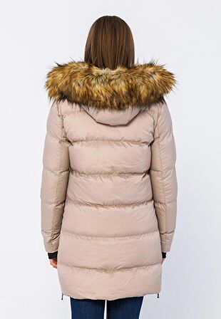 Kadın Regular Fit Astarlı Çok Cepli Kapuşonu Çıkan Rahat Mont