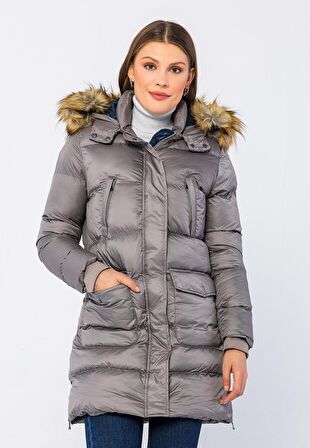 Kadın Regular Fit Astarlı Çok Cepli Kapuşonu Çıkan Rahat Mont