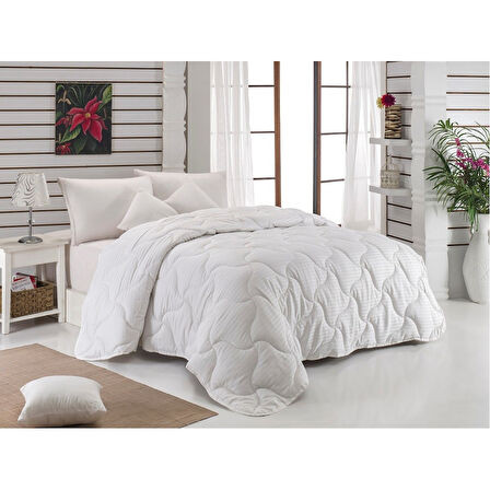 Komfort Home Tek Kişilik Çizgili Pamuk Saten Yorgan 155x215 CM