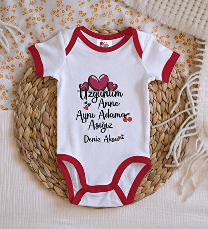 BK Kids Kişiye Özel Aynı Adama Aşığız Tasarımlı Kırmızı Bebek Body Zıbın-1