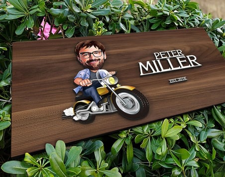 BK Gift Kişiye Özel Erkek Motorcu Karikatürlü Kabartma Tasarım Antik Ceviz Ahşap Tabela-1, Dekoratif Tabela, Rustik Ev Dekorasyonu, Duvar Dekoru