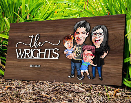 BK Gift Kişiye Özel 4lü Aile Karikatürlü Kabartma Tasarım Antik Ceviz Ahşap Tabela-1, Dekoratif Tabela, Rustik Ev Dekorasyonu