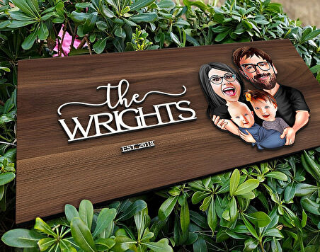 BK Gift Kişiye Özel 4lü Aile Karikatürlü Kabartma Tasarım Antik Ceviz Ahşap Tabela-2, Dekoratif Tabela, Rustik Ev Dekorasyonu