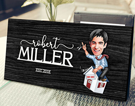 BK Gift Kişiye Özel Erkek Emlakçı Karikatürlü Kabartma Tasarım Antik Siyah (Ebony) Ahşap Tabela-1, Dekoratif Tabela, Rustik Ev Dekorasyonu, Duvar Dekoru