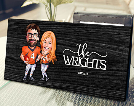 BK Gift Kişiye Özel Amerikan Futbolu Aile Karikatürlü Kabartma Tasarım Antik Siyah (Ebony) Ahşap Tabela-1, Dekoratif Tabela, Rustik Ev Dekorasyonu, Duvar Dekoru