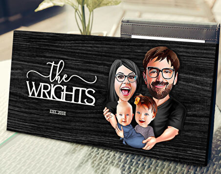 BK Gift Kişiye Özel 4'lü Aile Karikatürlü Kabartma Tasarım Antik Siyah (Ebony) Ahşap Tabela-2, Dekoratif Tabela, Rustik Ev Dekorasyonu, Duvar Dekoru