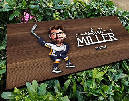 BK Gift Kişiye Özel Hokey Oyuncusu Karikatürlü Kabartma Tasarım Antik Ceviz Ahşap Tabela-2, Dekoratif Tabela, Rustik Ev Dekorasyonu