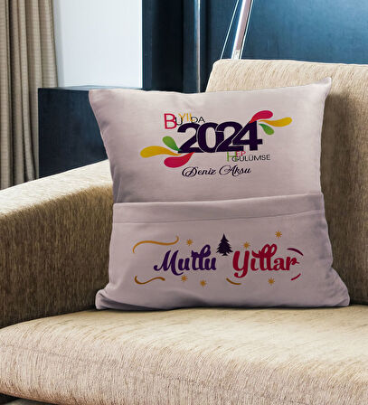 BK Gift Kişiye Özel Yılbaşı Tasarımlı Organizer Kumanda ve Atıştırmalık Cepli Pembe Kırlent Yastık, 