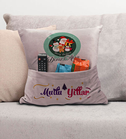 BK Gift Kişiye Özel Yılbaşı Tasarımlı Organizer Kumanda ve Atıştırmalık Cepli Pembe Kırlent Yastık, 