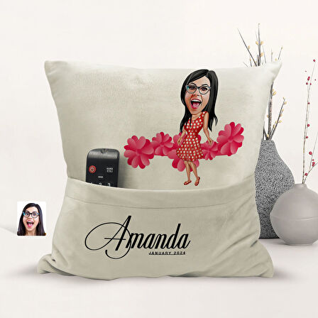 BK Gift Kişiye Özel Anne Karikatür Tasarımlı Organizer Kumanda ve Atıştırmalık Cepli Sarı Kırlent Ya
